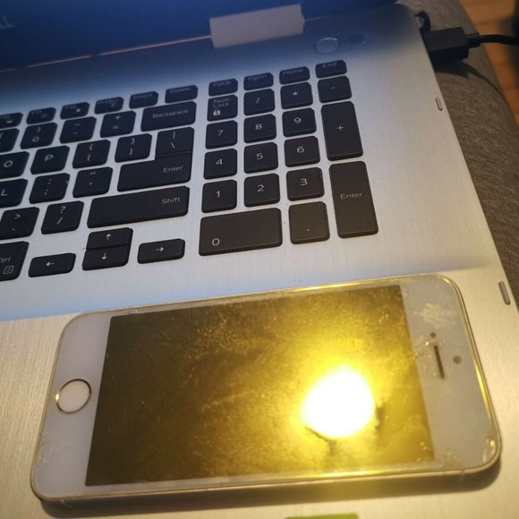 Apple iPhone 5s - 64GB - Gold (Unlocked) A1533 (GSM) (CA) - Picture 6 of 10